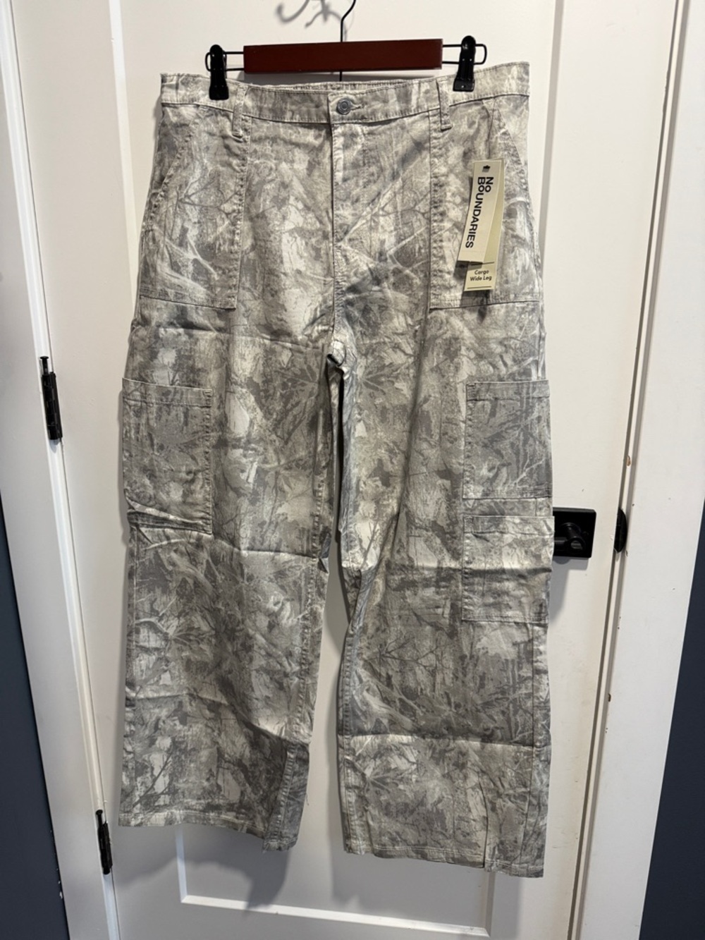 NWT Viral Gray Camo Utility Cargo Pants Summer Pardi Wore Large 12-14 High Rise